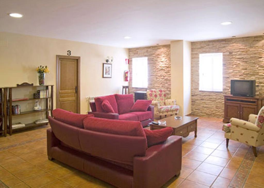 La Piedra Del Mediodia Hotel Cirat Екстериор снимка